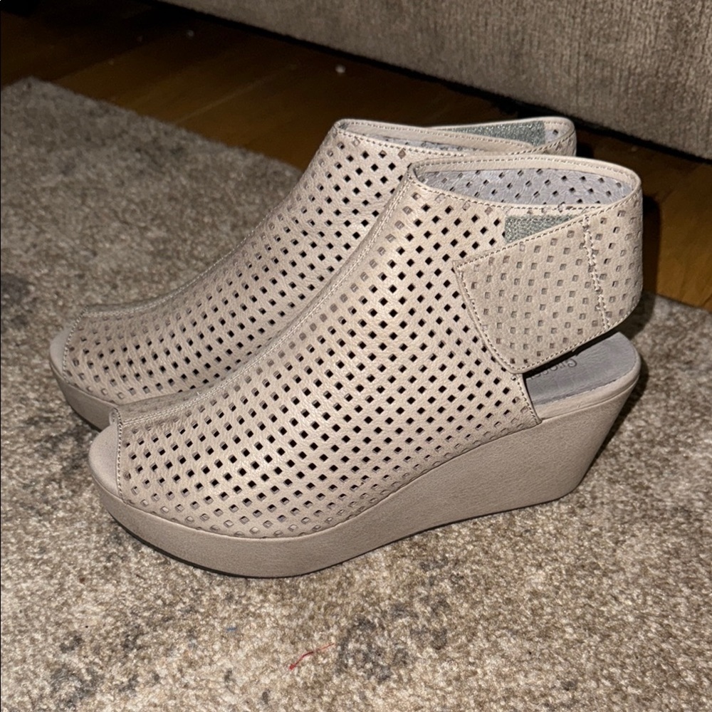 Chocolat Blu Gray Wedge Shoes with Perforated Design